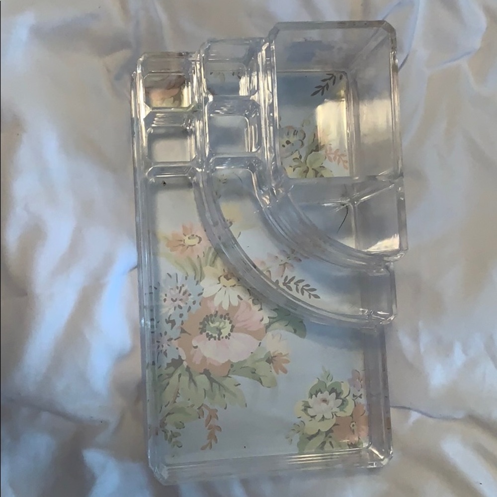 Clear makeup holder
